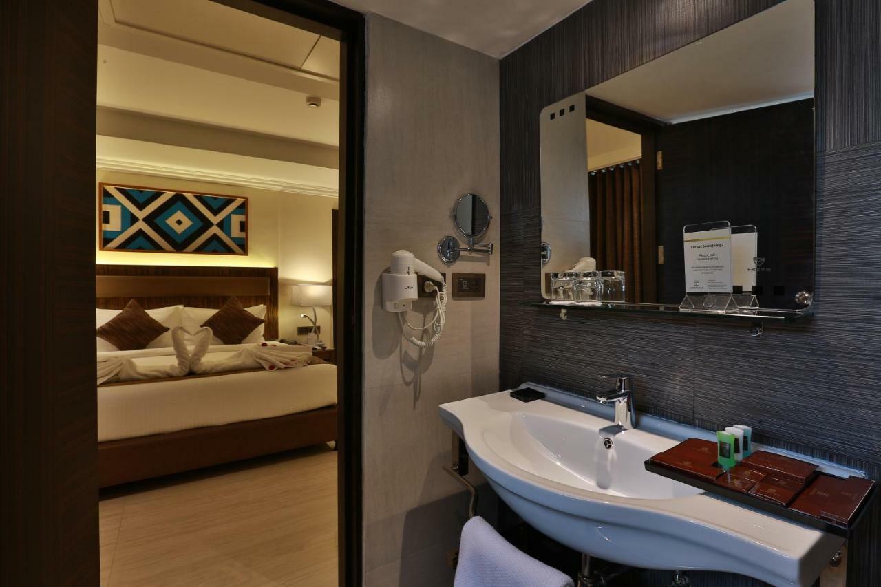 Hotel Luminara Kochi Exterior foto